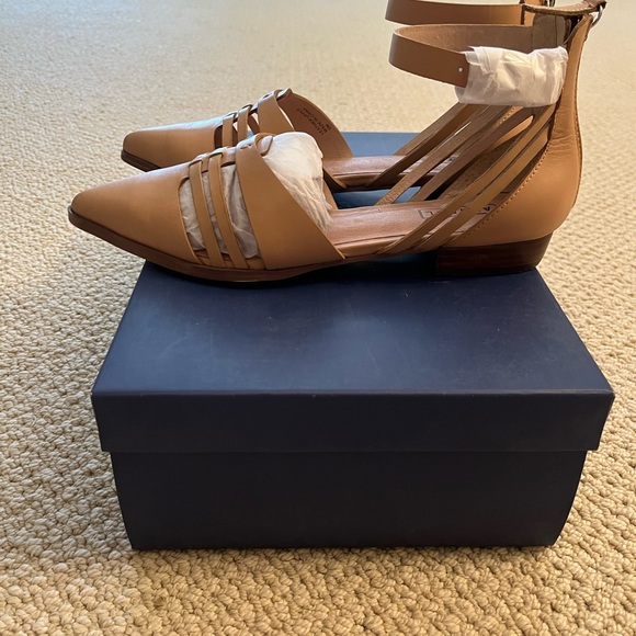 At well Ankle strap flats:New Never Worn . Tan leather size 6 - Picture 4 of 7